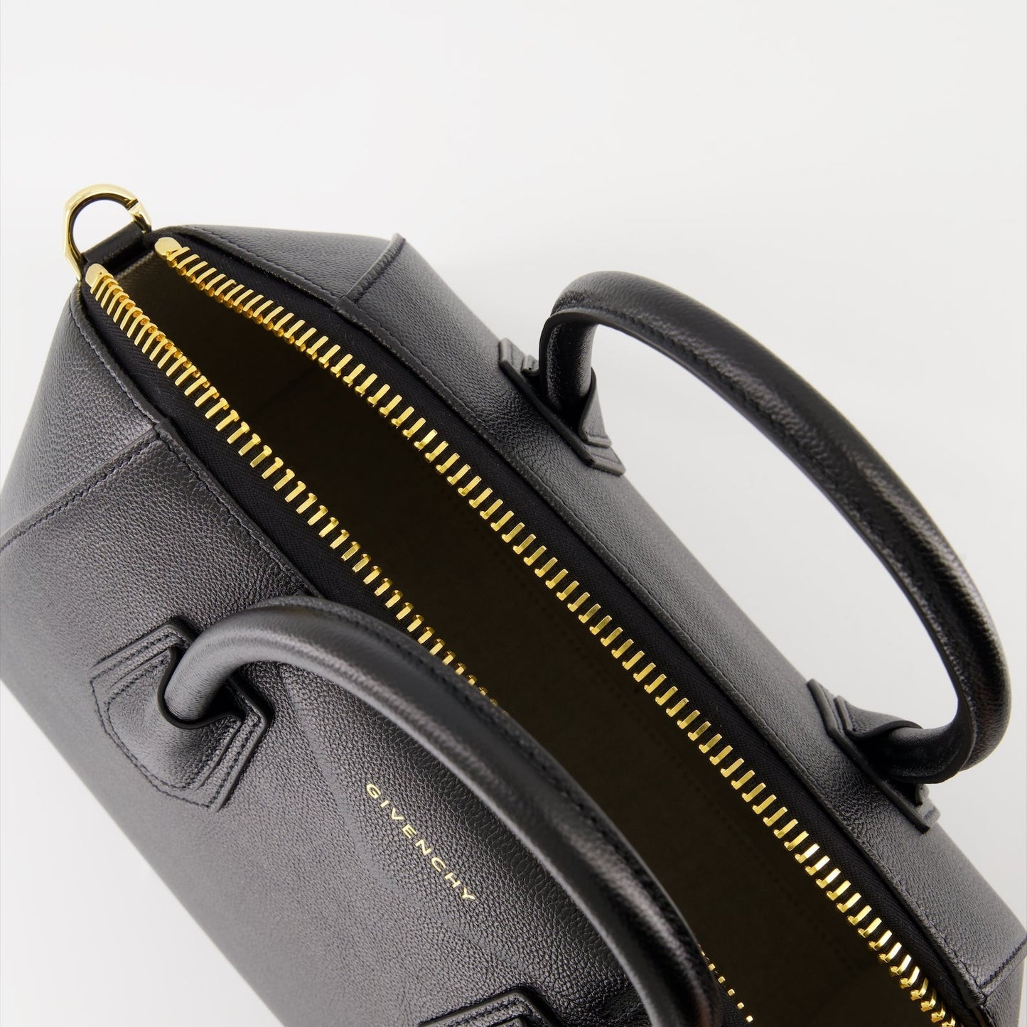 Antigona Leather Bag