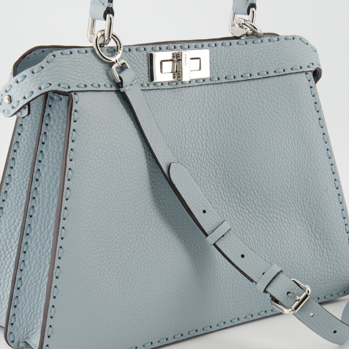 Peekaboo ISeeU Bag
