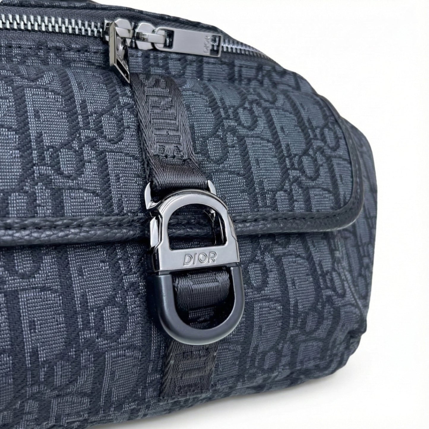 Oblique Saddle Soft Body Bag