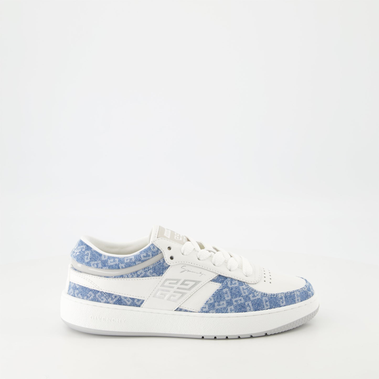 G Move Sneakers