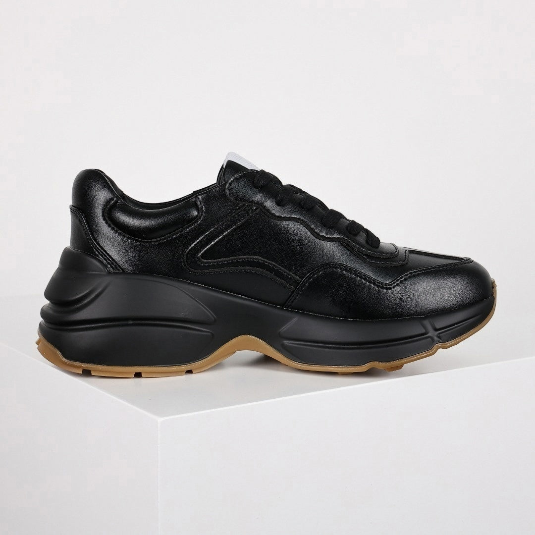 Rhyton Rainbow Logo Leather Sneaker | Black